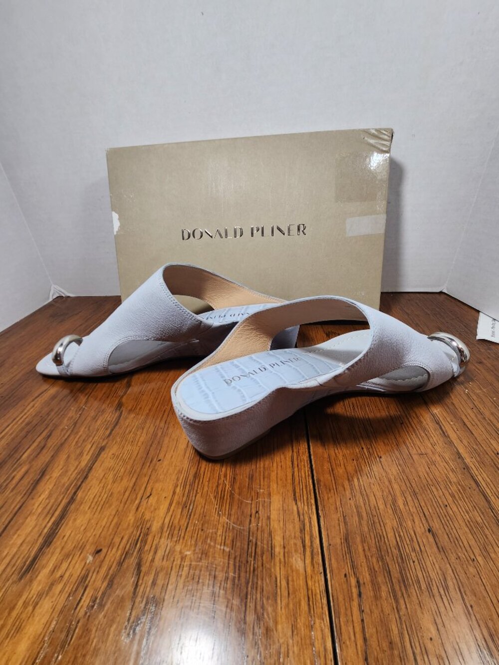 Women’s Donald Pliner Vesna Wedge Slide . New in box. Size: 10 - Picture 2 of 3